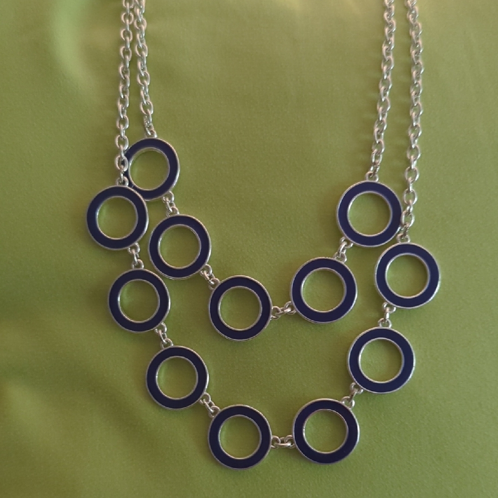 Elegant Silver and Blue Circle Necklace